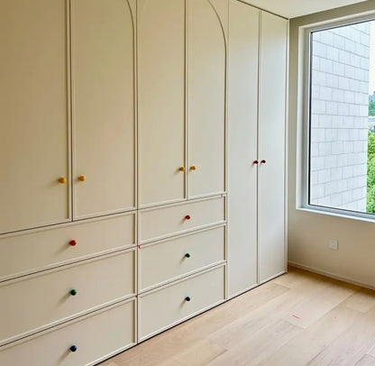 Farverige runde møbelknopper