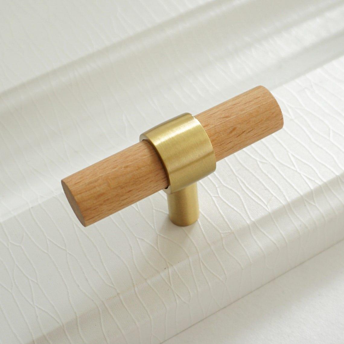 By Grebet.dk Greb Træ håndtag med messing hardware (bøg eller valnød)